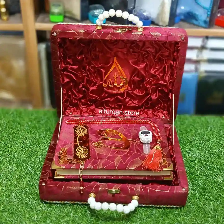 Quran e Pak Gift Edition With Translation ( Handle Box ) Mehroon