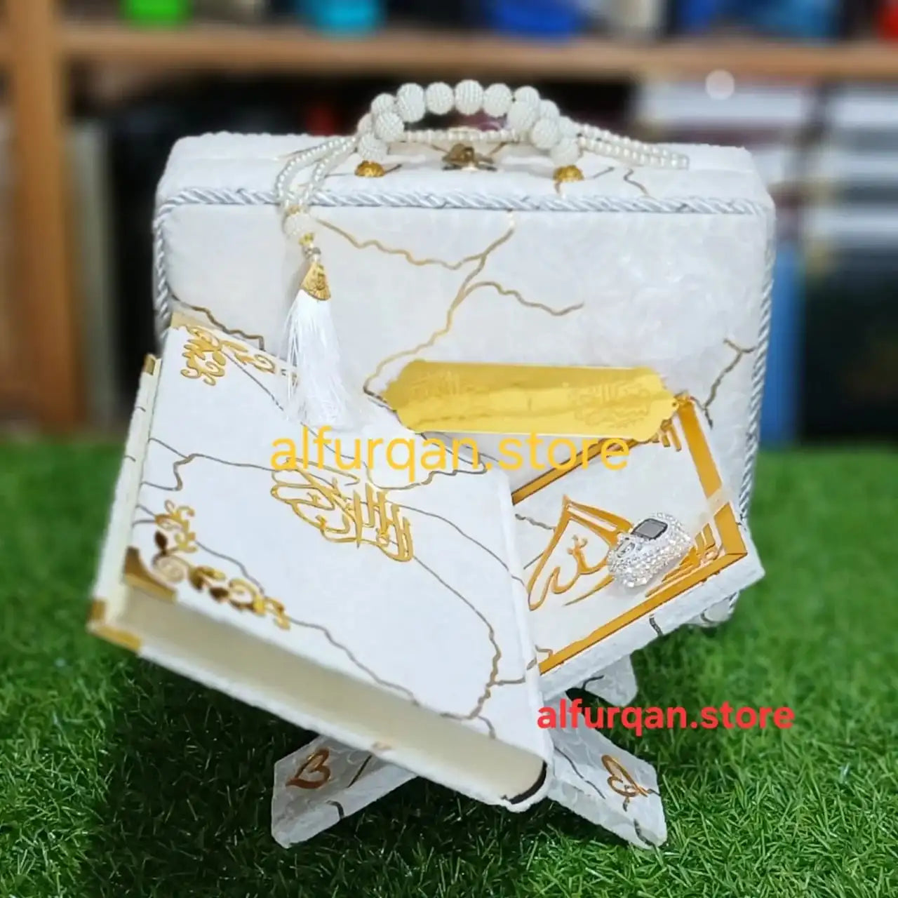 Quran e Pak Gift Edition With Translation ( Handle Box ) White