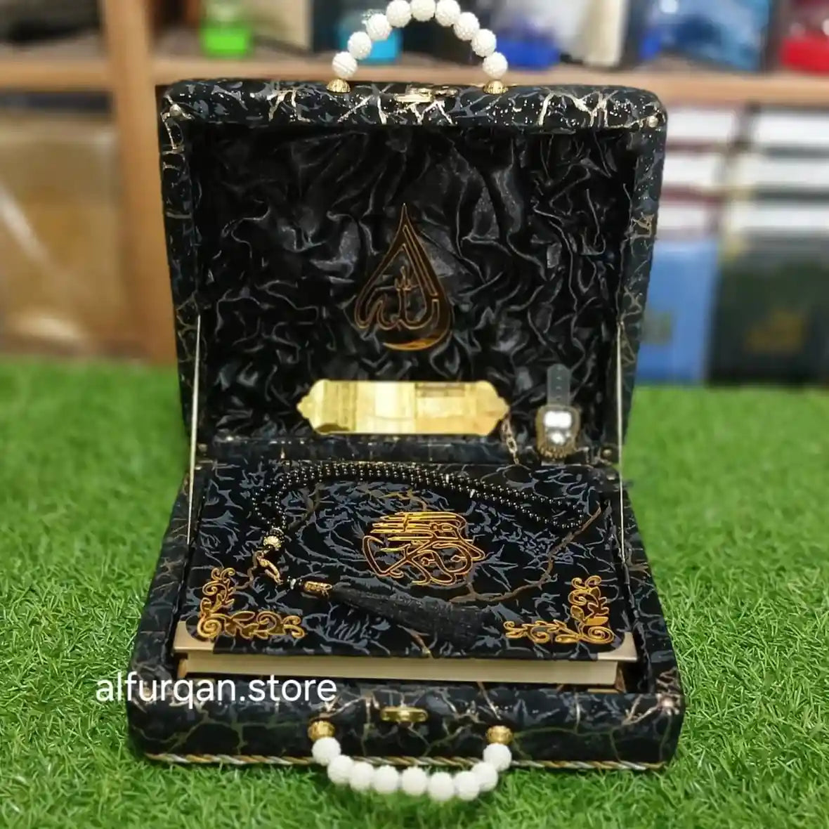 Quran e Pak Gift Edition With Translation ( Handle Box ) Black