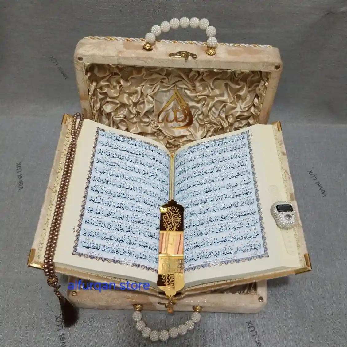 Quran e Pak Gift Edition With Translation ( Handle Box ) Golden