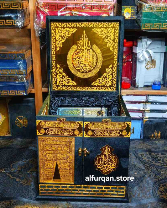 Kaba Model Quran Set With Prayer Mat