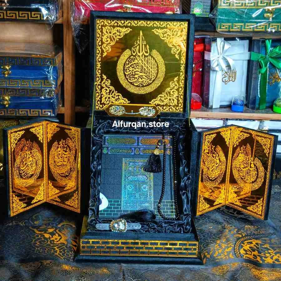 Kaba Model Quran Set With Prayer Mat