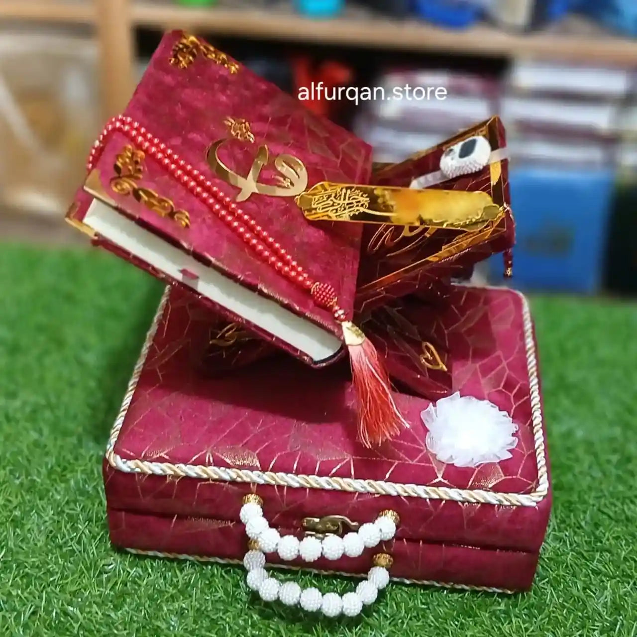 Quran e Pak Gift Edition With Translation ( Handle Box ) Mehroon