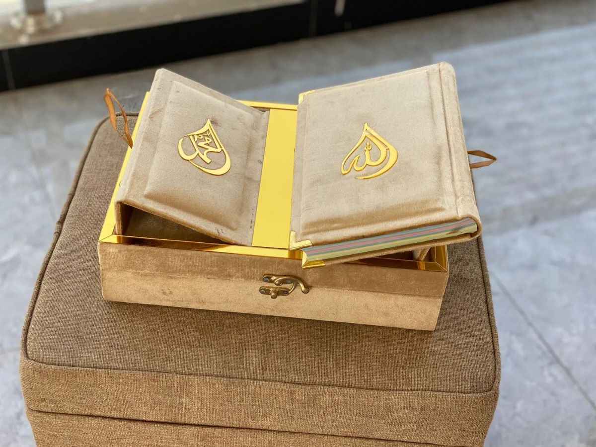 16 Line  ,  16 Line Jatvedi Quran e Pak , Quran e Pak , quran e kareem , 16 Line Tajveedi Quran , Tajveedi Quran , al quran ul Kareem , Quran e Kareem , Quran Majeed , Kalamullah ,  Kalam e Pak , Gift Quran ,  Hafizi Quran , Furr Quran , Furr Fabrice Quran , Gift , Pocket Quran , With Translation Quran , Pocket Quran e Pak , Color Full Quran , With Translation , With Out Translation 
Wooden Box , Quran with Box , Velvet Quran e Pak 