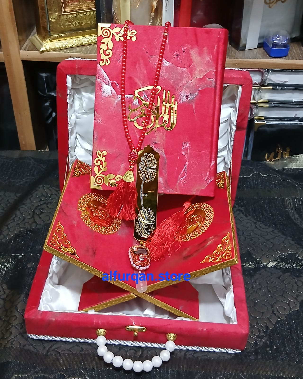 Quran e Pak Gift Edition With Translation ( Handle Box ) RED