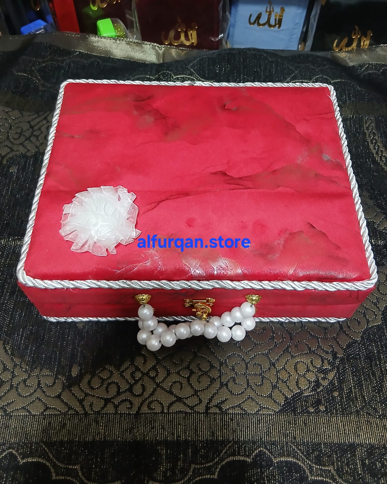 Quran e Pak Gift Edition With Translation ( Handle Box ) RED