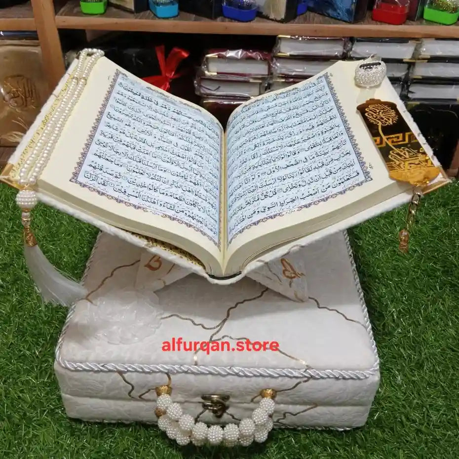 Quran e Pak Gift Edition With Translation ( Handle Box ) White